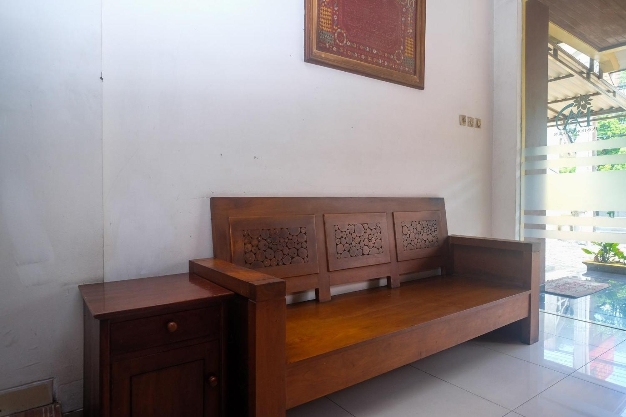 Urbanview Hotel Pondok Anggun Yogyakarta By Reddoorz Maguwo Exterior photo
