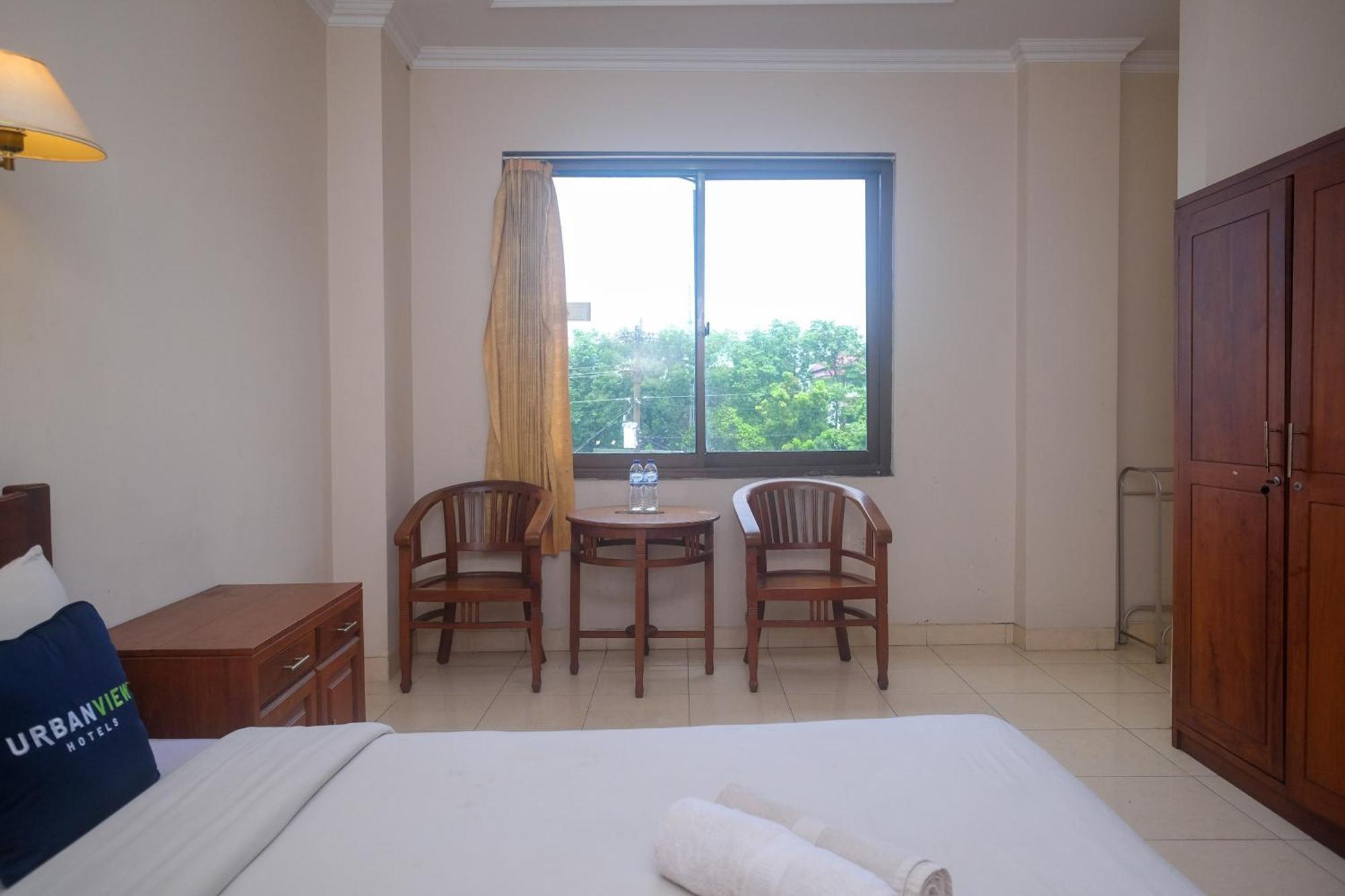 Urbanview Hotel Pondok Anggun Yogyakarta By Reddoorz Maguwo Exterior photo