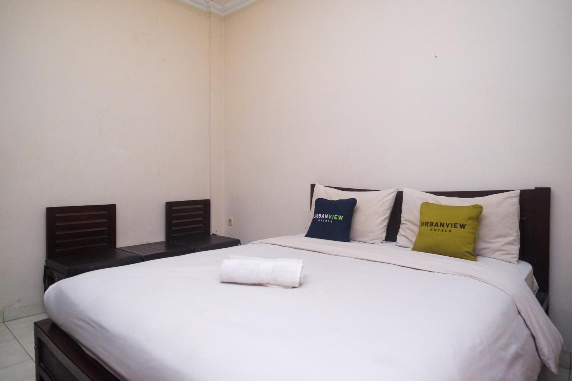 Urbanview Hotel Pondok Anggun Yogyakarta By Reddoorz Maguwo Exterior photo