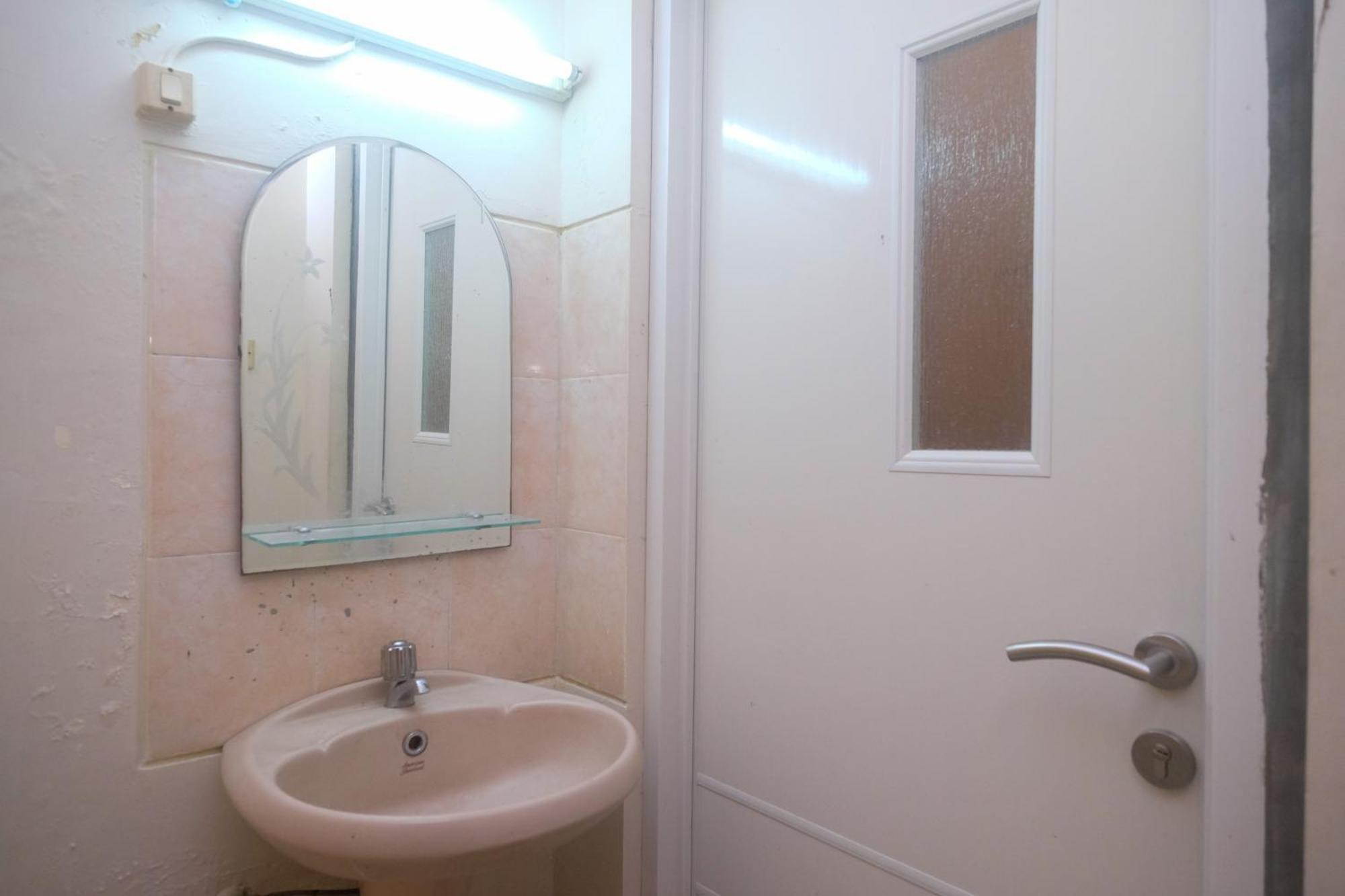 Urbanview Hotel Pondok Anggun Yogyakarta By Reddoorz Maguwo Exterior photo