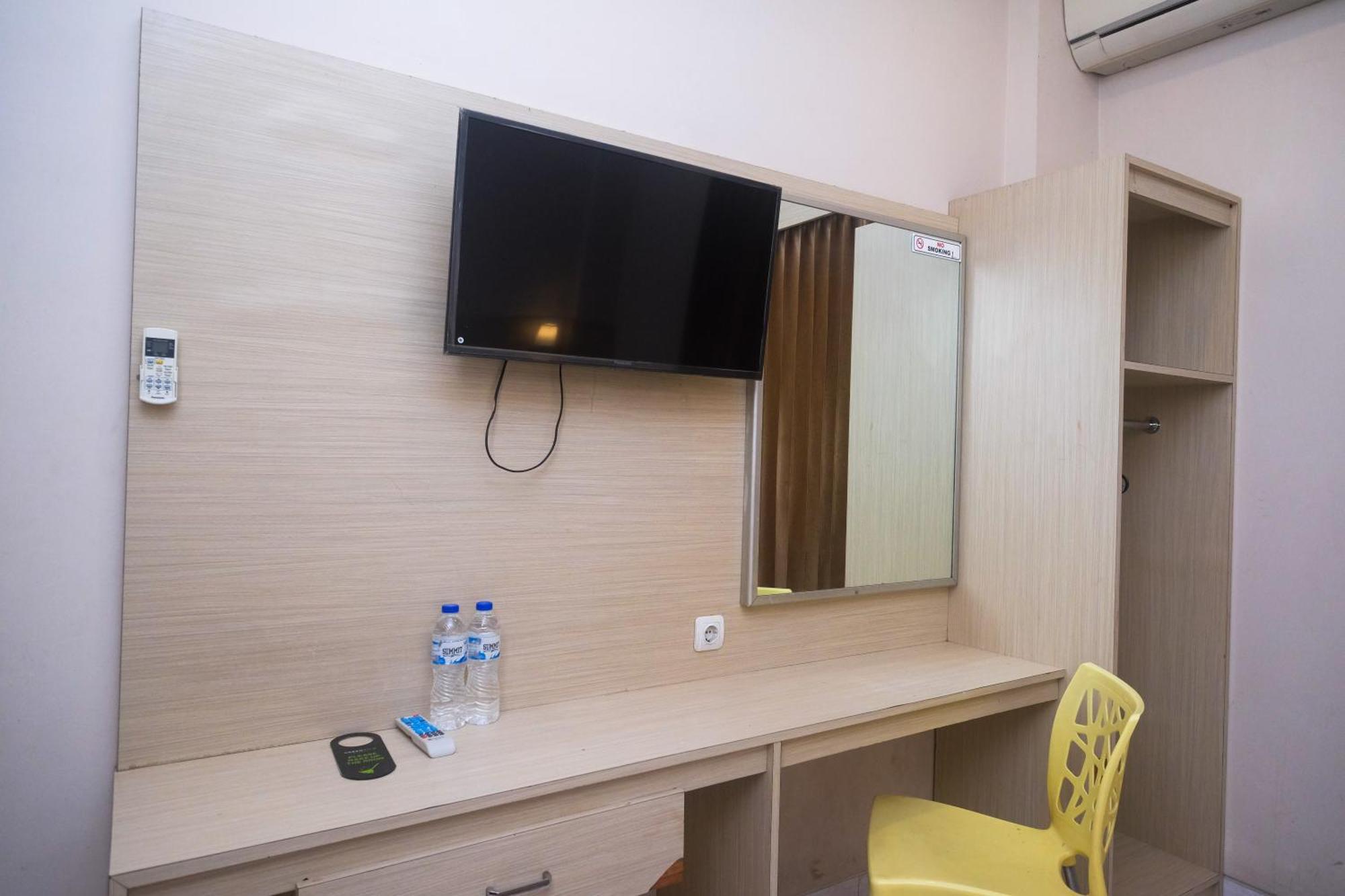 Urbanview Hotel Pondok Anggun Yogyakarta By Reddoorz Maguwo Exterior photo