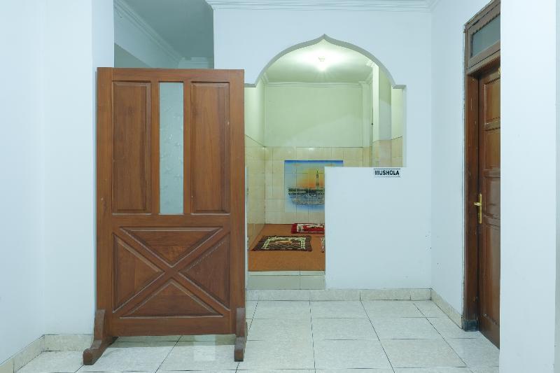Urbanview Hotel Pondok Anggun Yogyakarta By Reddoorz Maguwo Exterior photo